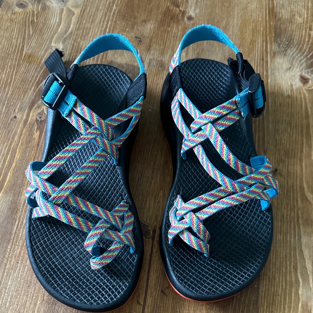 Chaco women’s size 7 multi-colored sandal vibram soles